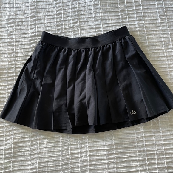 Alo Tennis Skirt Bundle - Picture 4 of 7